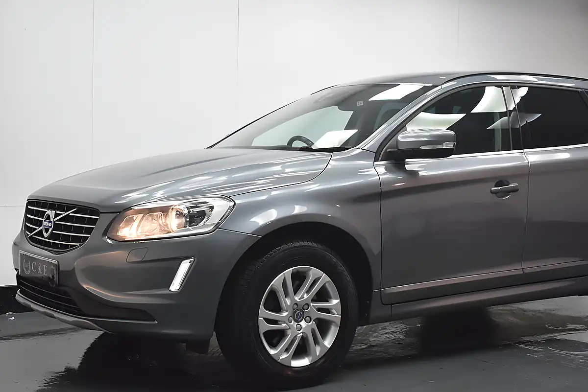 Used 2017 Volvo XC60 Se Nav Osmium Grey - Interior and Exterior details 3