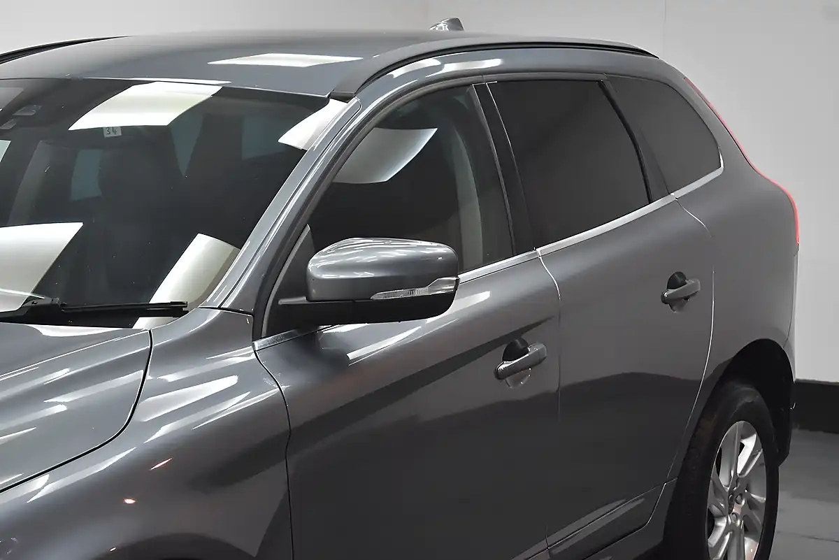 Used 2017 Volvo XC60 Se Nav Osmium Grey - Interior and Exterior details 7