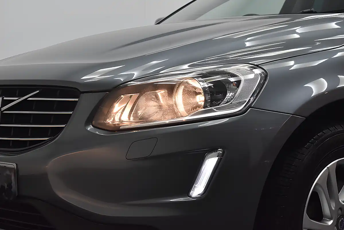Used 2017 Volvo XC60 Se Nav Osmium Grey - Interior and Exterior details 9