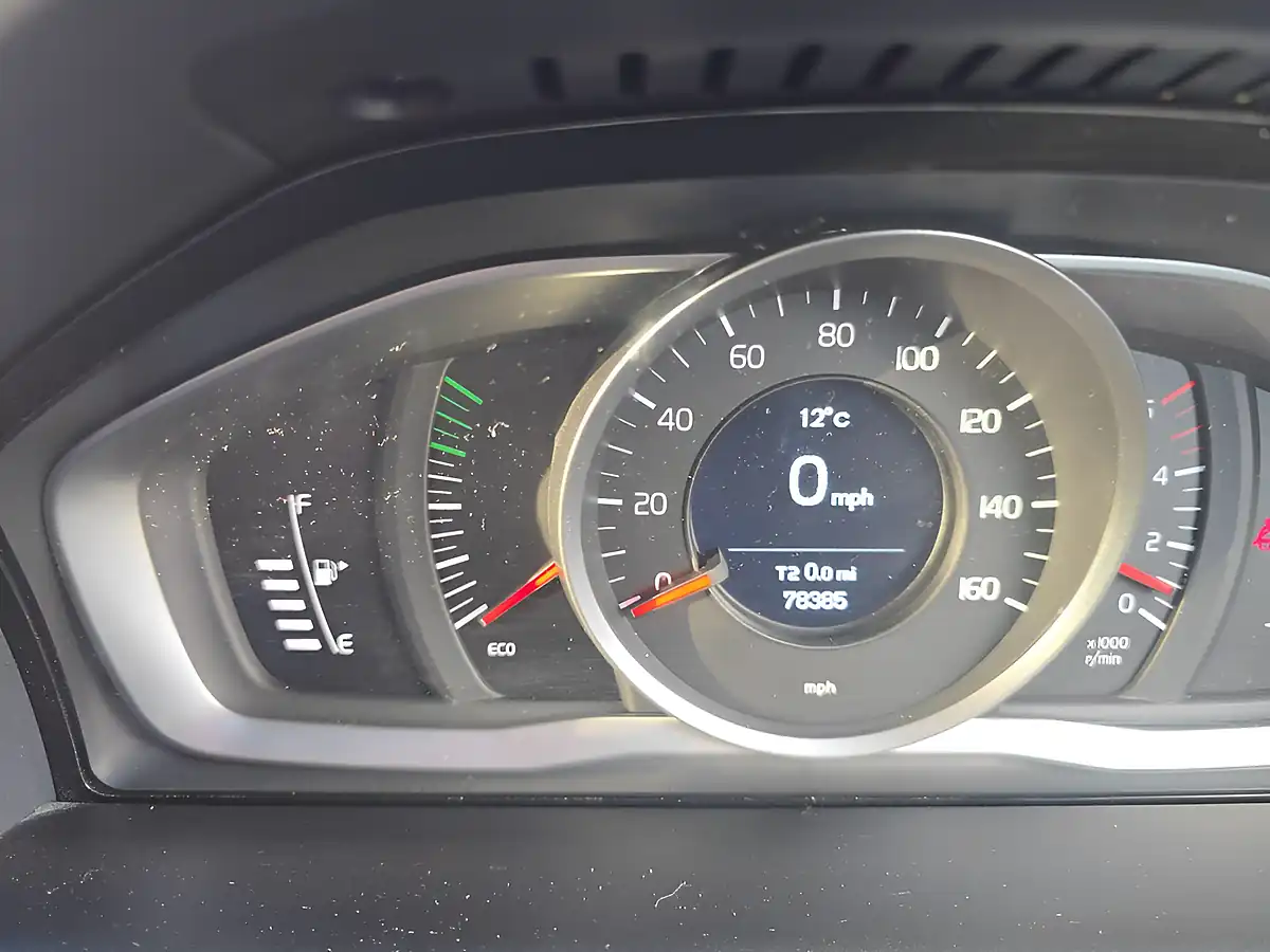 Used 2017 Volvo XC60 Se Nav Osmium Grey - Interior and Exterior details 12