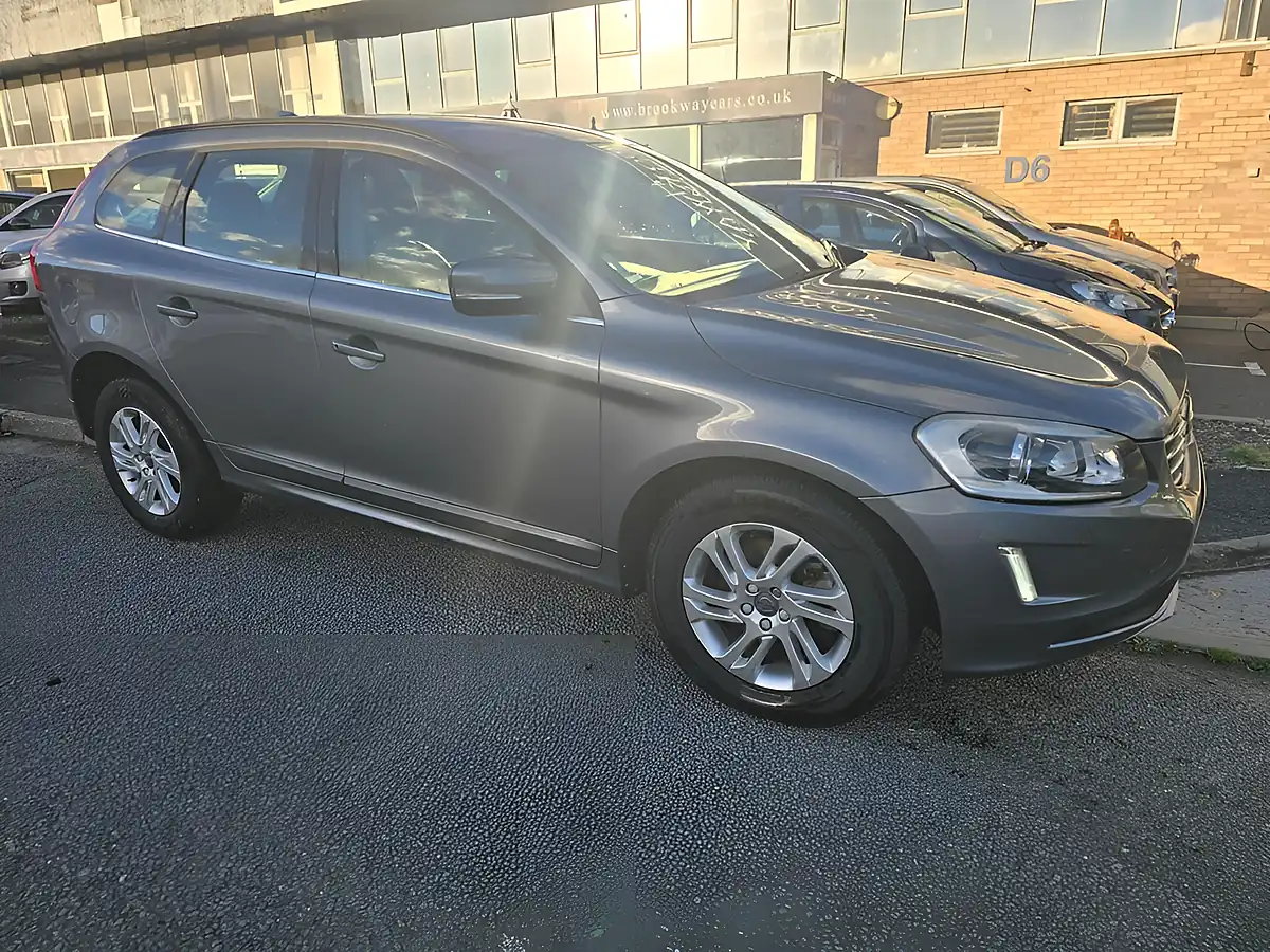 Used 2017 Volvo XC60 Se Nav Osmium Grey - Interior and Exterior details 3