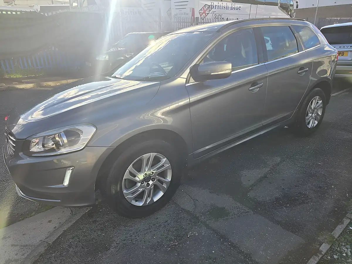 Used 2017 Volvo XC60 Se Nav Osmium Grey - Interior and Exterior details 8