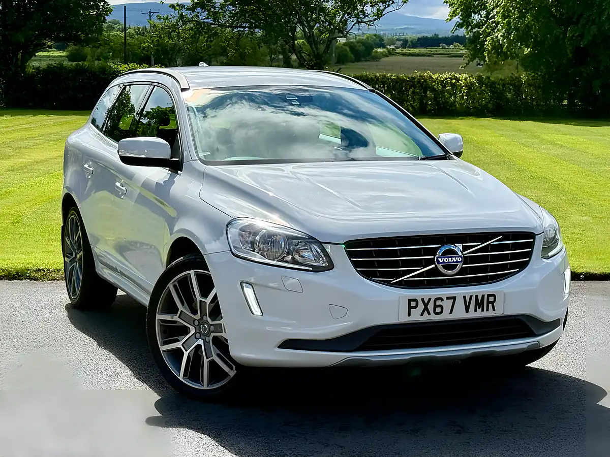 Used 2017 Volvo XC60 Se Nav White - Front View