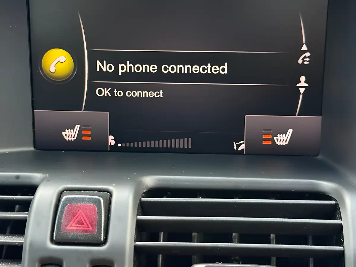 Used 2017 Volvo XC60 Se Nav White - Interior and Exterior details 13