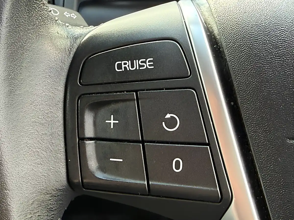 Used 2017 Volvo XC60 Se Nav White - Interior and Exterior details 14
