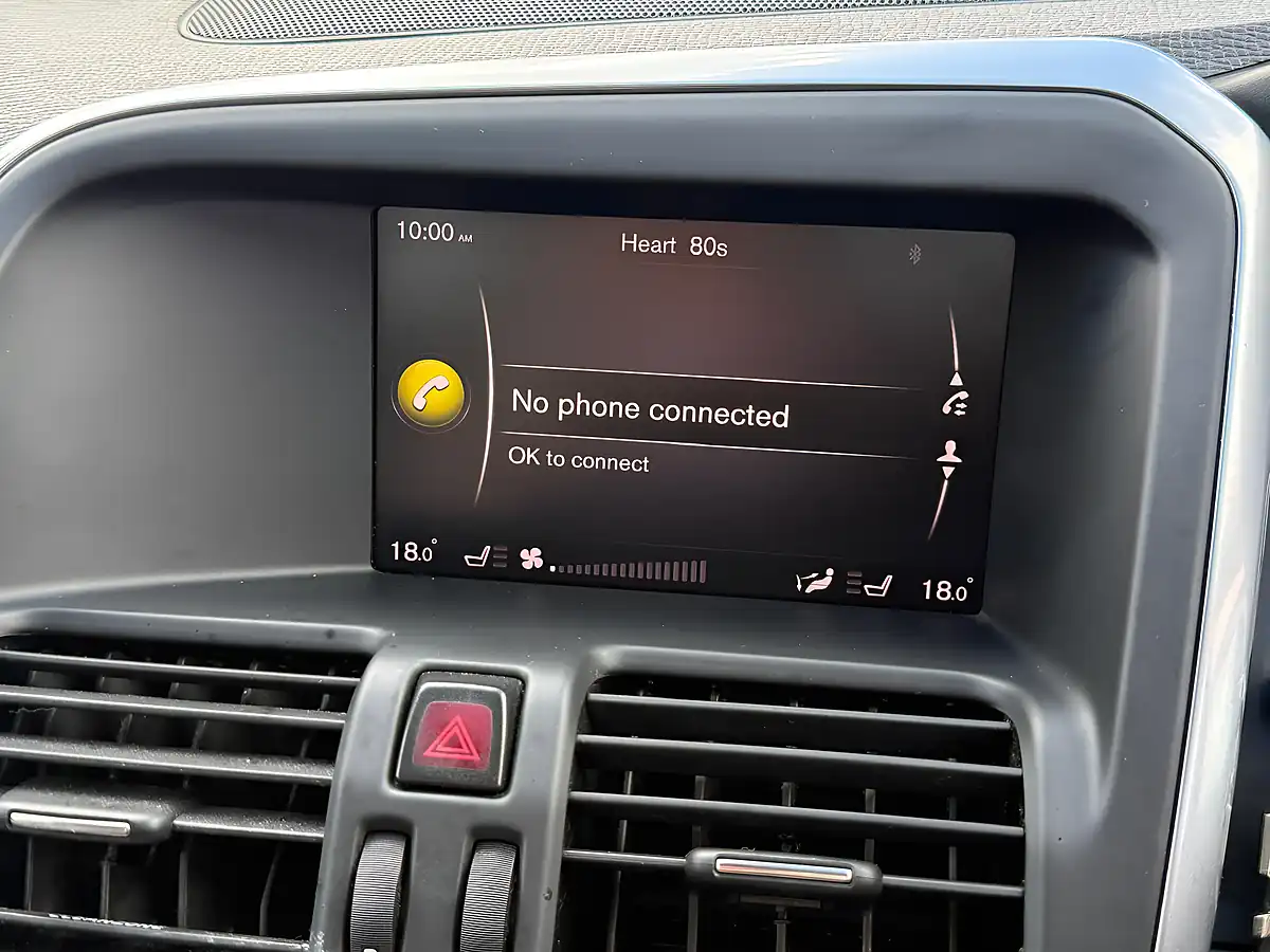 Used 2017 Volvo XC60 Se Nav White - Interior and Exterior details 15