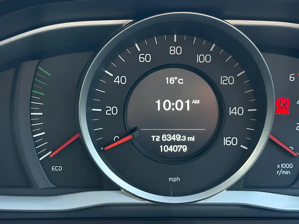 Used 2017 Volvo XC60 Se Nav White - Interior and Exterior details 16