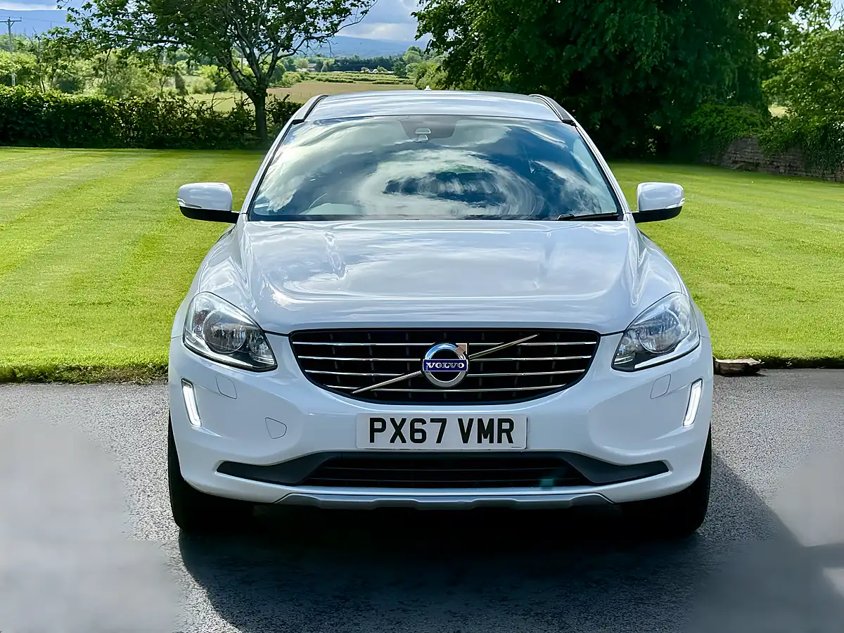 Used 2017 Volvo XC60 Se Nav White - Interior and Exterior details 5