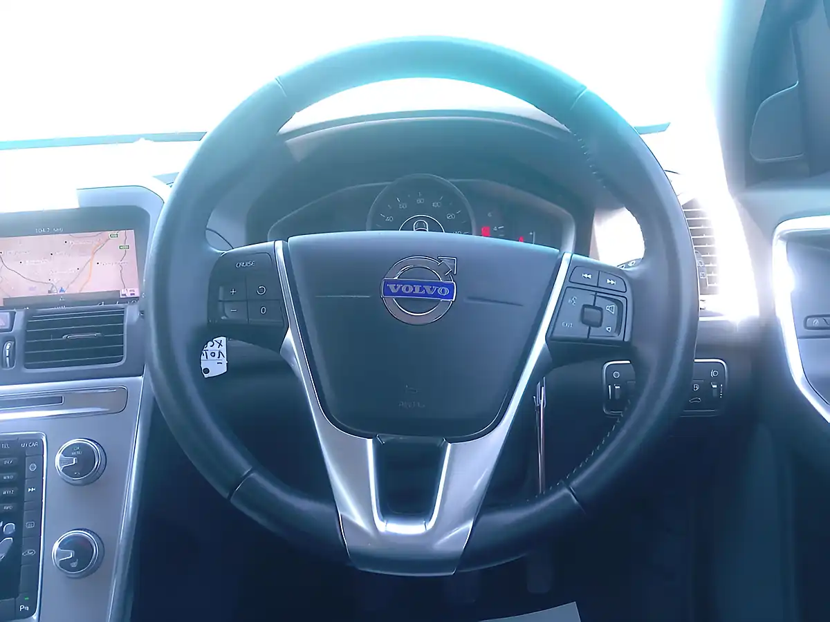 Used 2017 Volvo XC60 Se Nav White - Interior and Exterior details 10