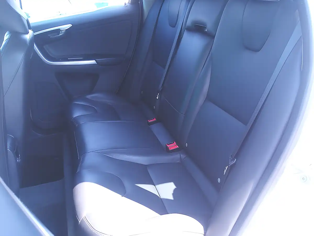 Used 2017 Volvo XC60 Se Nav White - Interior and Exterior details 16
