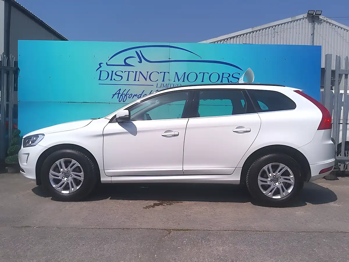 Used 2017 Volvo XC60 Se Nav White - Interior and Exterior details 8
