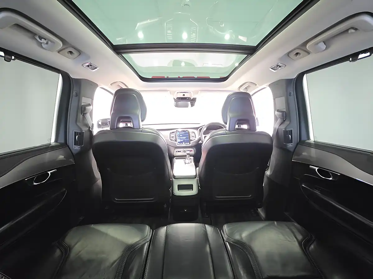 Used 2017 Volvo XC90 Inscription Osmium Grey - Interior and Exterior details 8