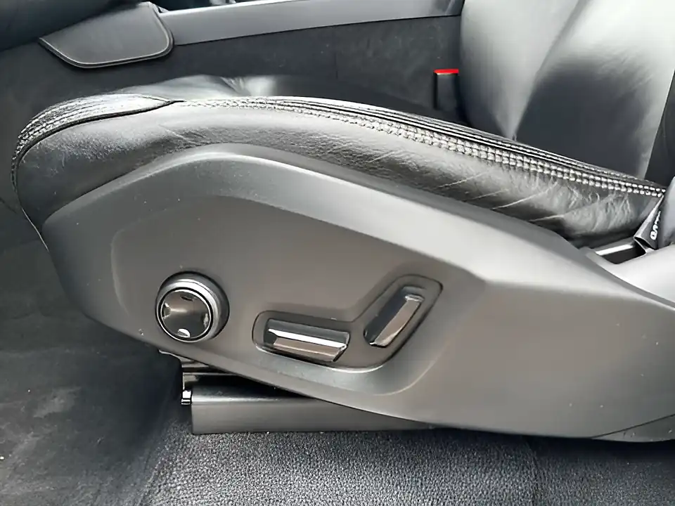 Used 2017 Volvo XC90 Inscription Pro Electric Silver - Interior and Exterior details 19