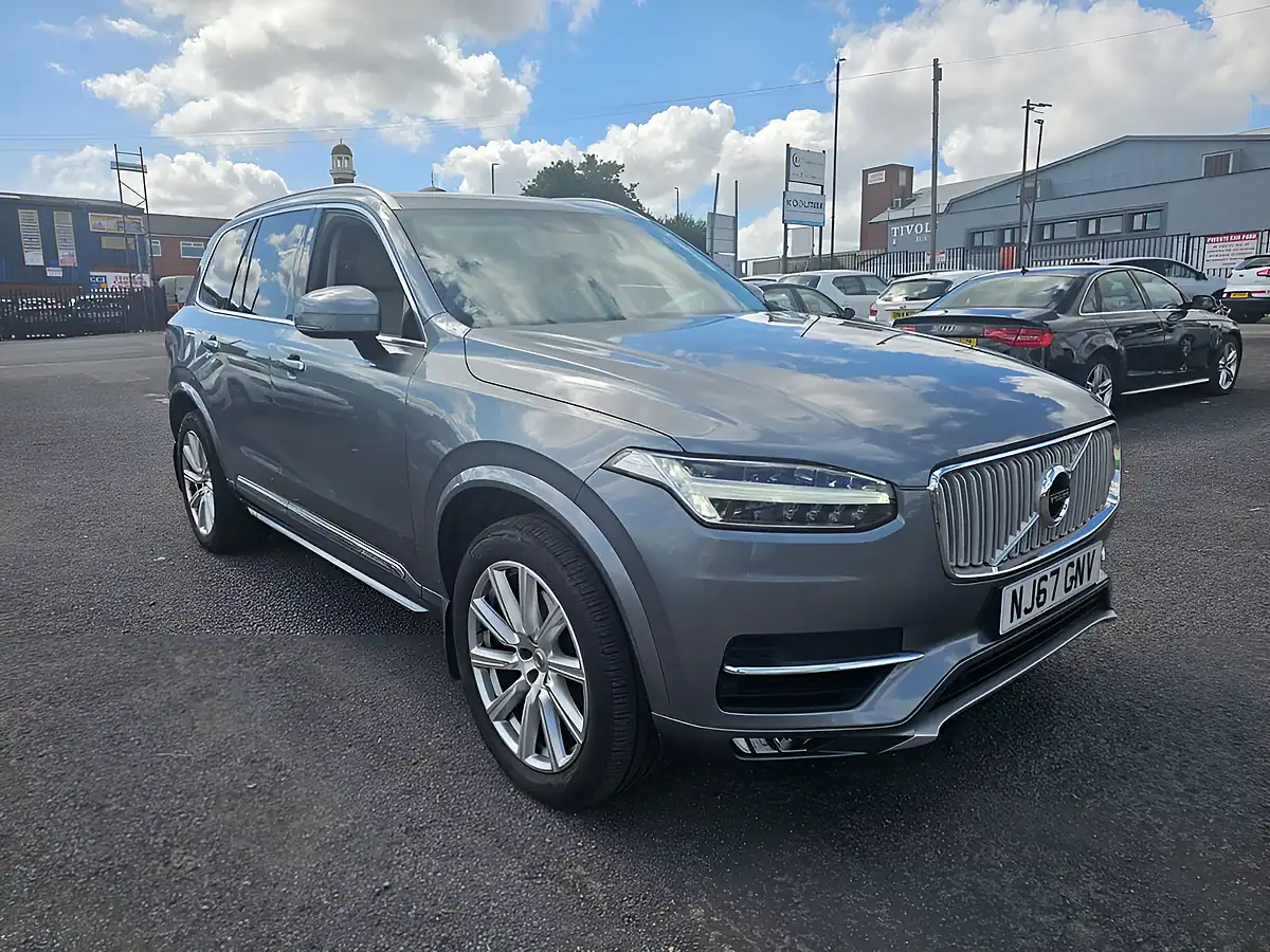 Used 2017 Volvo XC90 Inscription Pro Grey - Front View