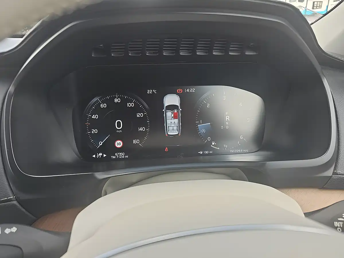 Used 2017 Volvo XC90 Inscription Pro Grey - Interior and Exterior details 5