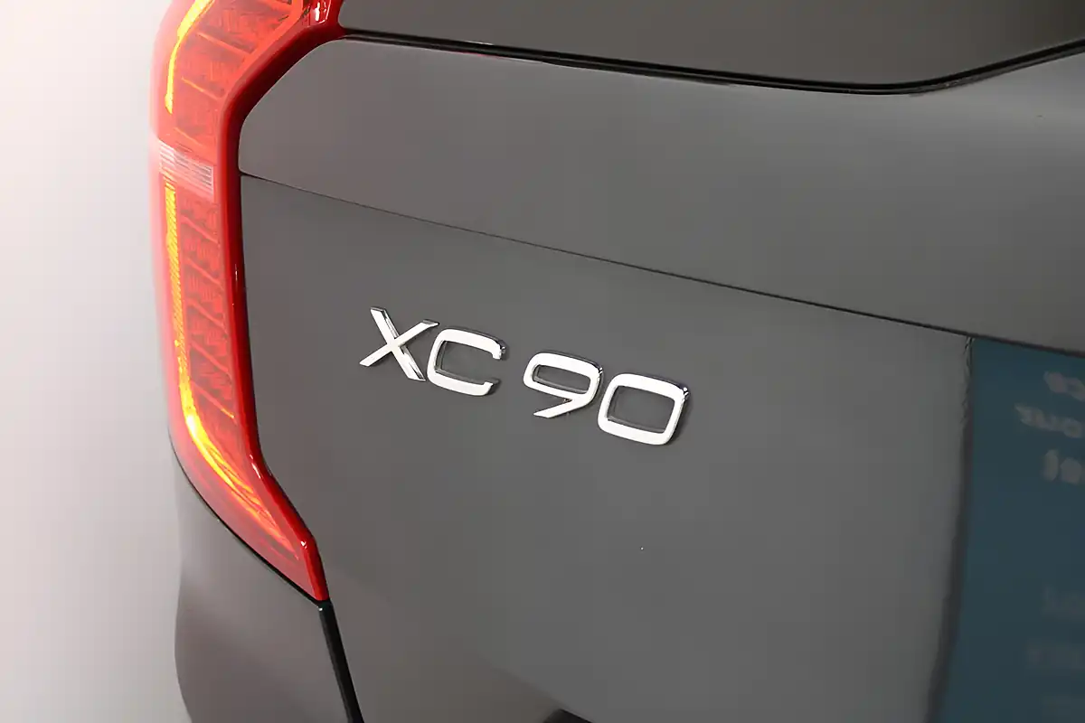 Used 2017 Volvo XC90 Inscription Savile Grey - Interior and Exterior details 10