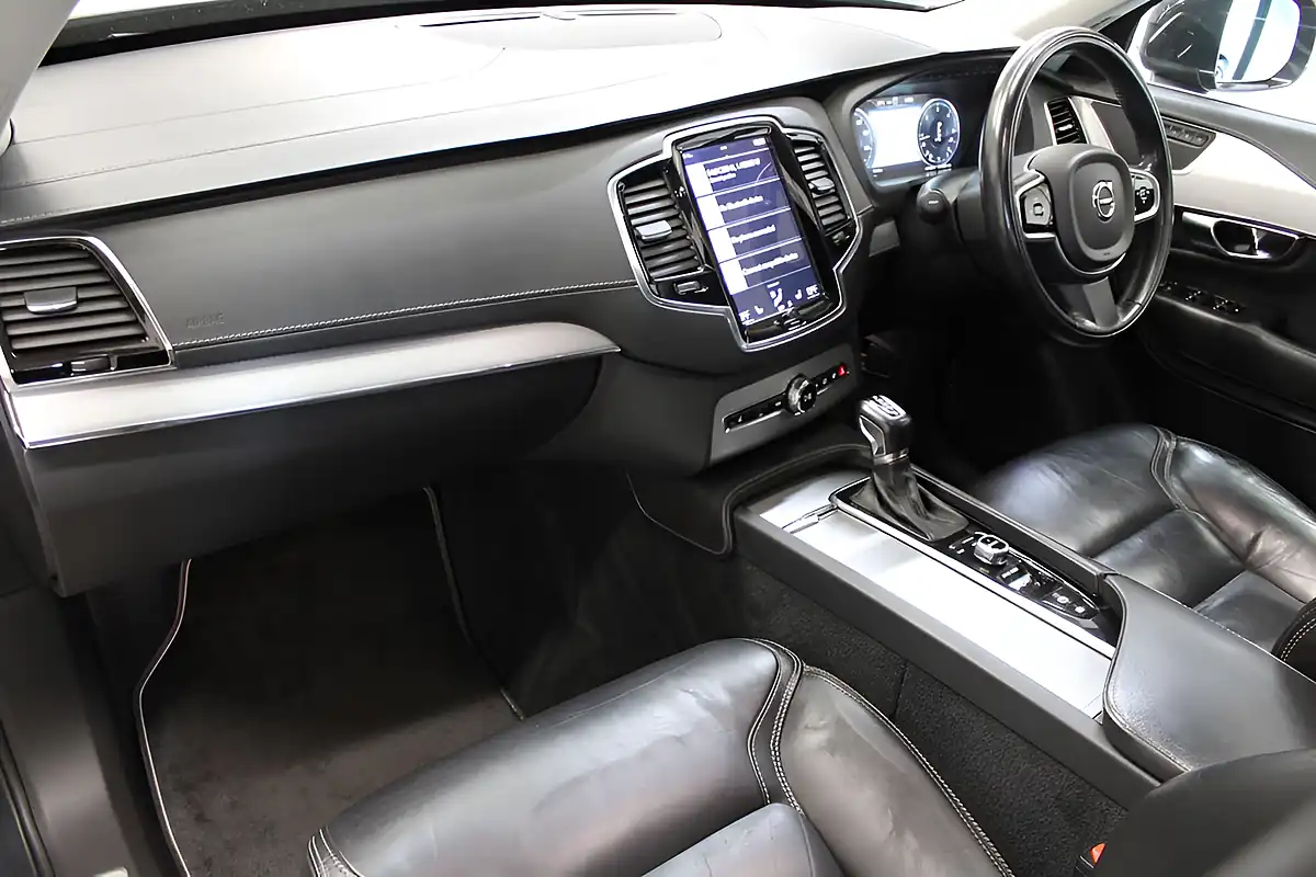 Used 2017 Volvo XC90 Inscription Savile Grey - Interior and Exterior details 14