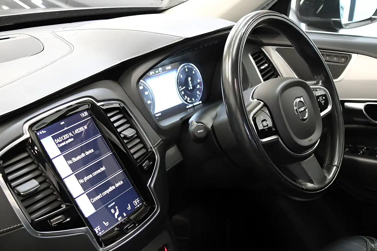 Used 2017 Volvo XC90 Inscription Savile Grey - Interior and Exterior details 15