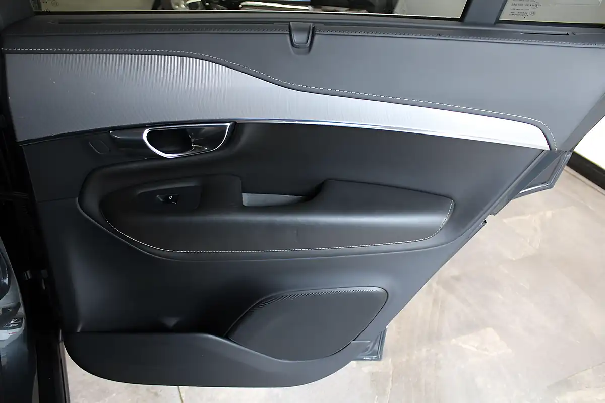 Used 2017 Volvo XC90 Inscription Savile Grey - Interior and Exterior details 17