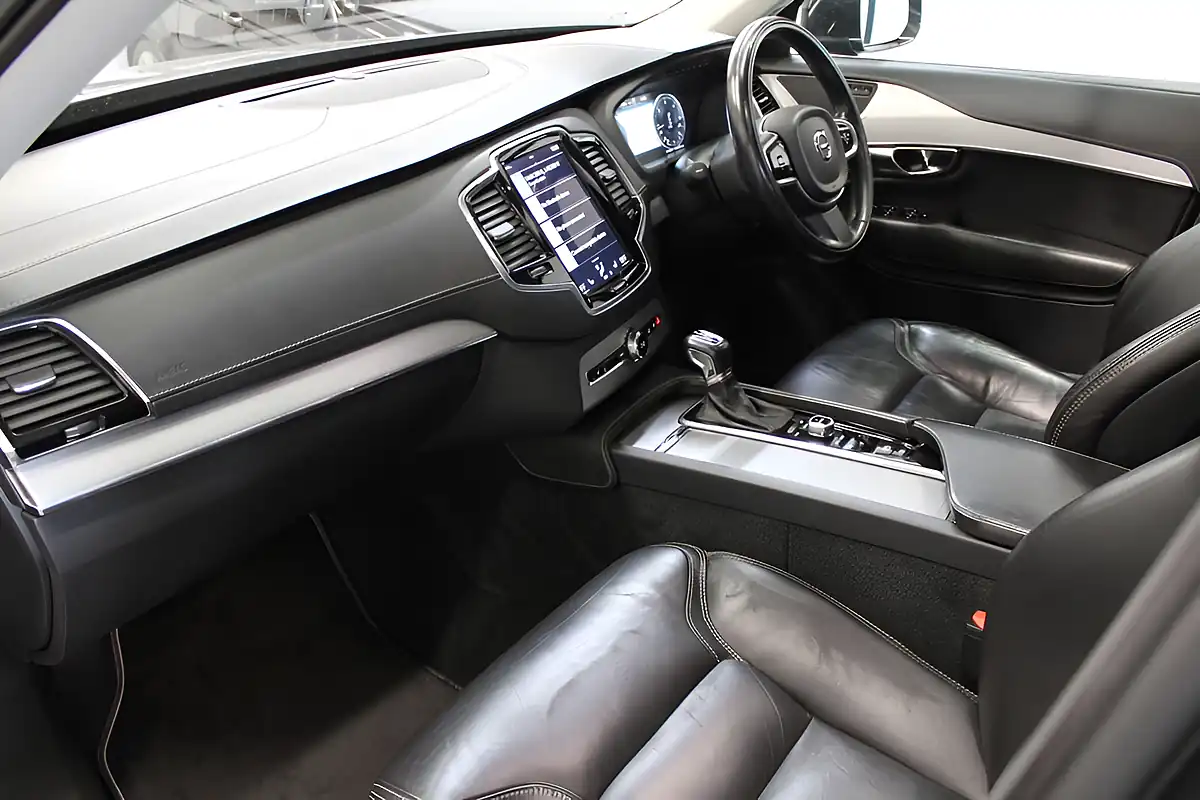 Used 2017 Volvo XC90 Inscription Savile Grey - Interior and Exterior details 2