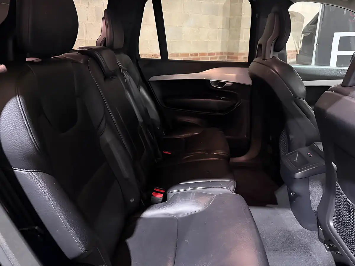 Used 2017 Volvo XC90 Momentum Blue - Interior and Exterior details 11
