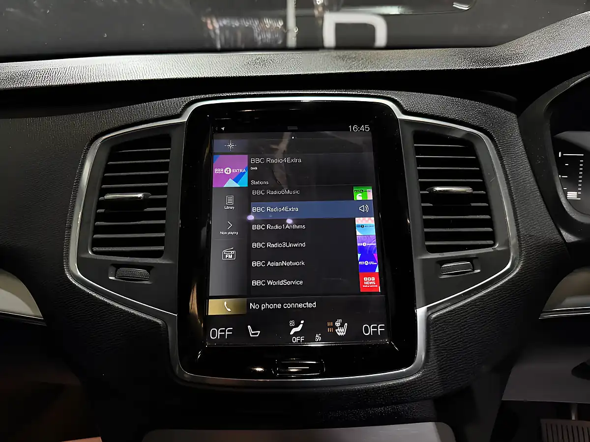 Used 2017 Volvo XC90 Momentum Blue - Interior and Exterior details 15