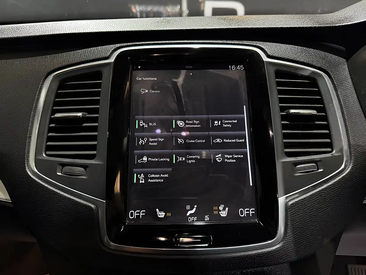 Used 2017 Volvo XC90 Momentum Blue - Interior and Exterior details 16