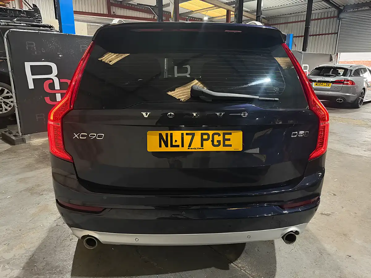 Used 2017 Volvo XC90 Momentum Blue - Interior and Exterior details 4