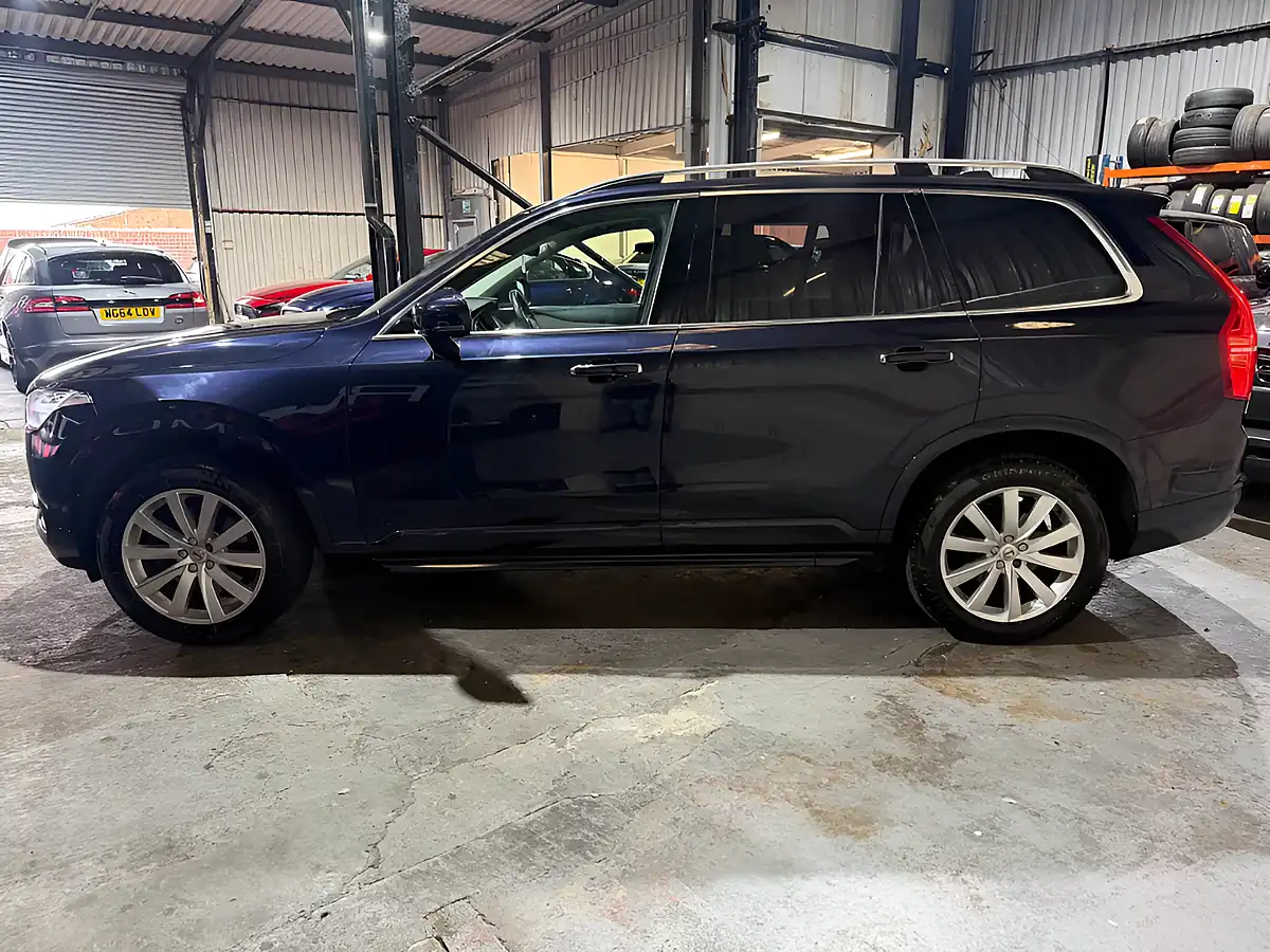 Used 2017 Volvo XC90 Momentum Blue - Interior and Exterior details 5