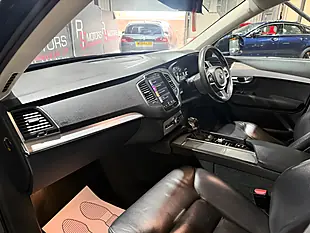 Used 2017 Volvo XC90 Momentum Blue - Interior and Exterior details 9