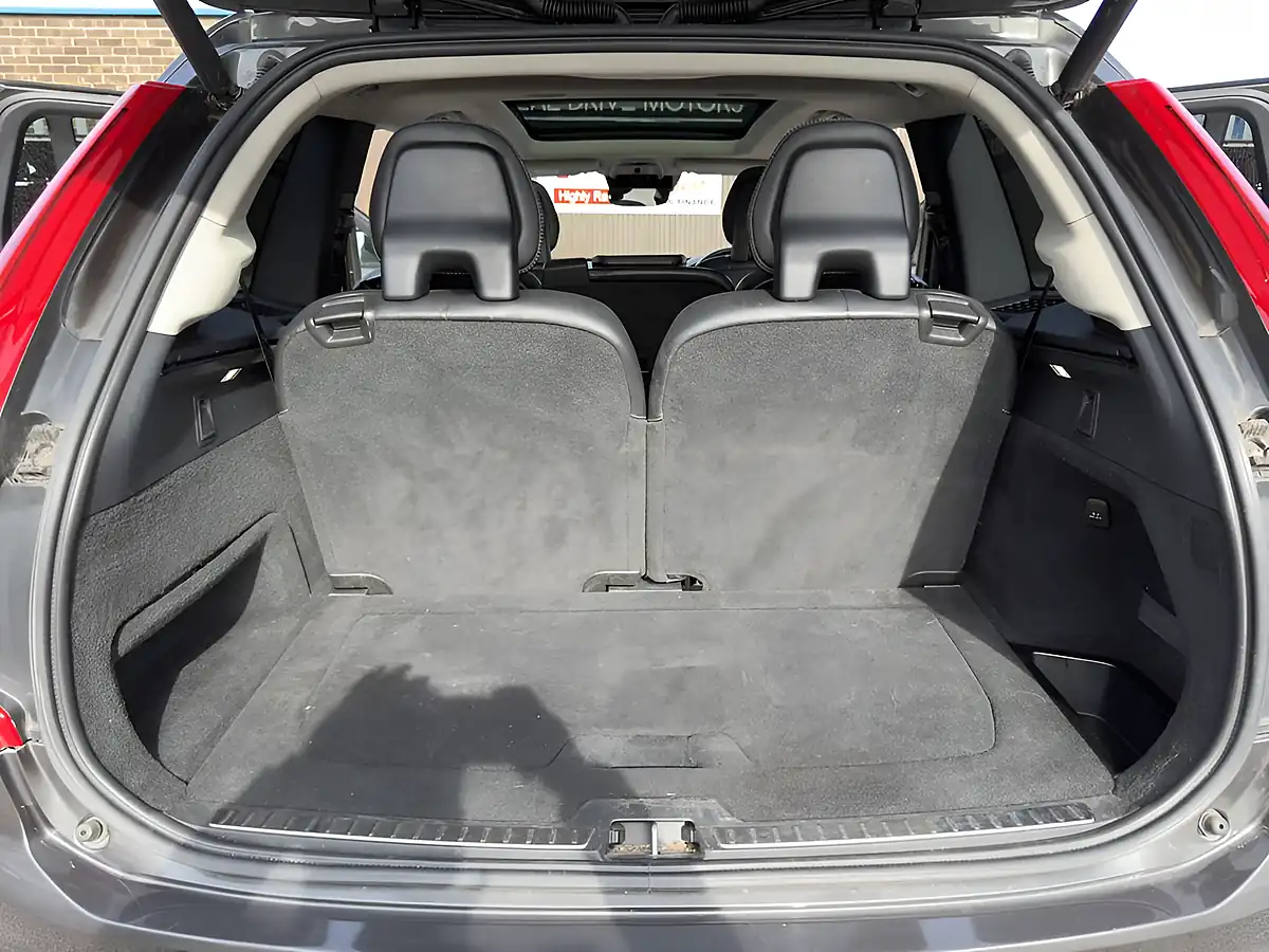 Used 2017 Volvo XC90 Momentum Pro Grey - Interior and Exterior details 19