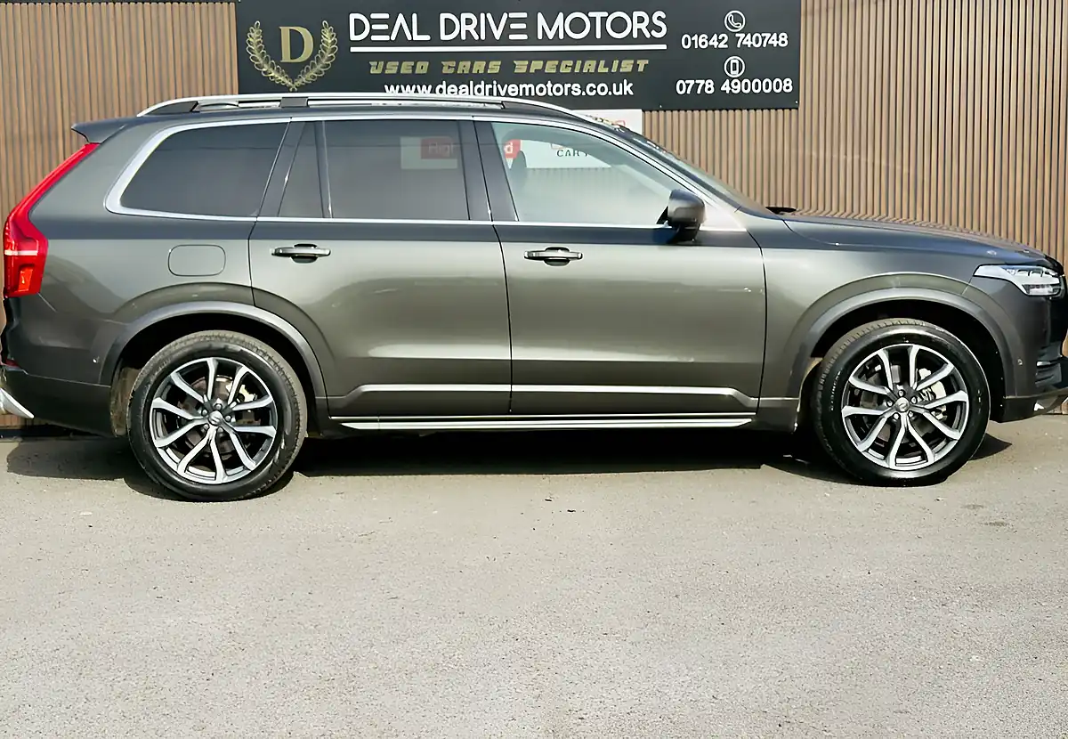 Used 2017 Volvo XC90 Momentum Pro Grey - Interior and Exterior details 9
