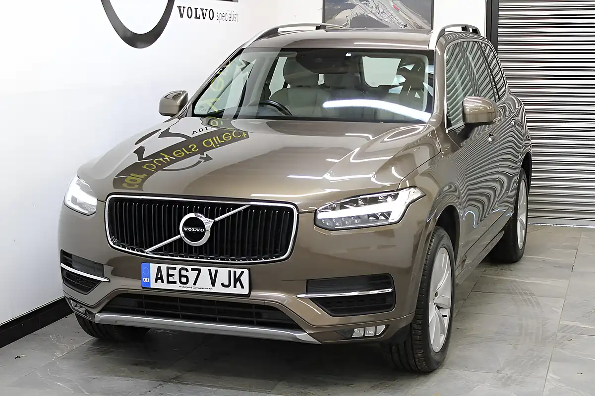 Used 2017 Volvo XC90 Momentum Pro Twilight Bronze - Interior and Exterior details 14
