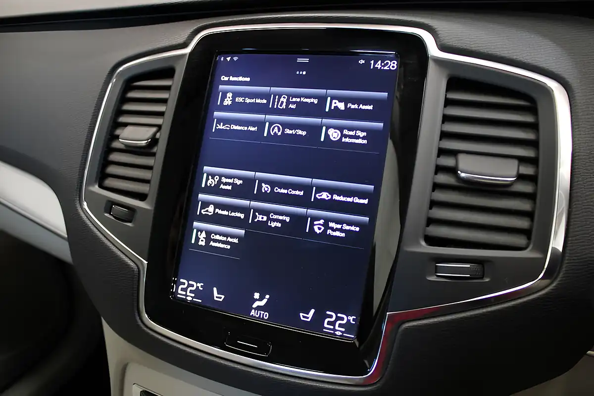 Used 2017 Volvo XC90 Momentum Pro Twilight Bronze - Interior and Exterior details 20