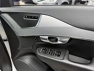 Used 2017 Volvo XC90 Momentum Silver - Interior and Exterior details 13