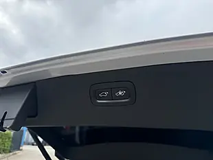 Used 2017 Volvo XC90 Momentum Silver - Interior and Exterior details 8