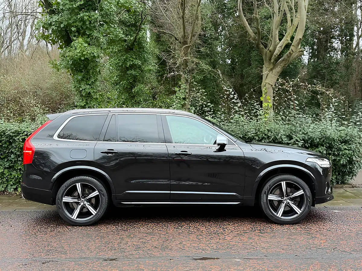 Used 2017 Volvo XC90 R-Design Black - Interior and Exterior details 4