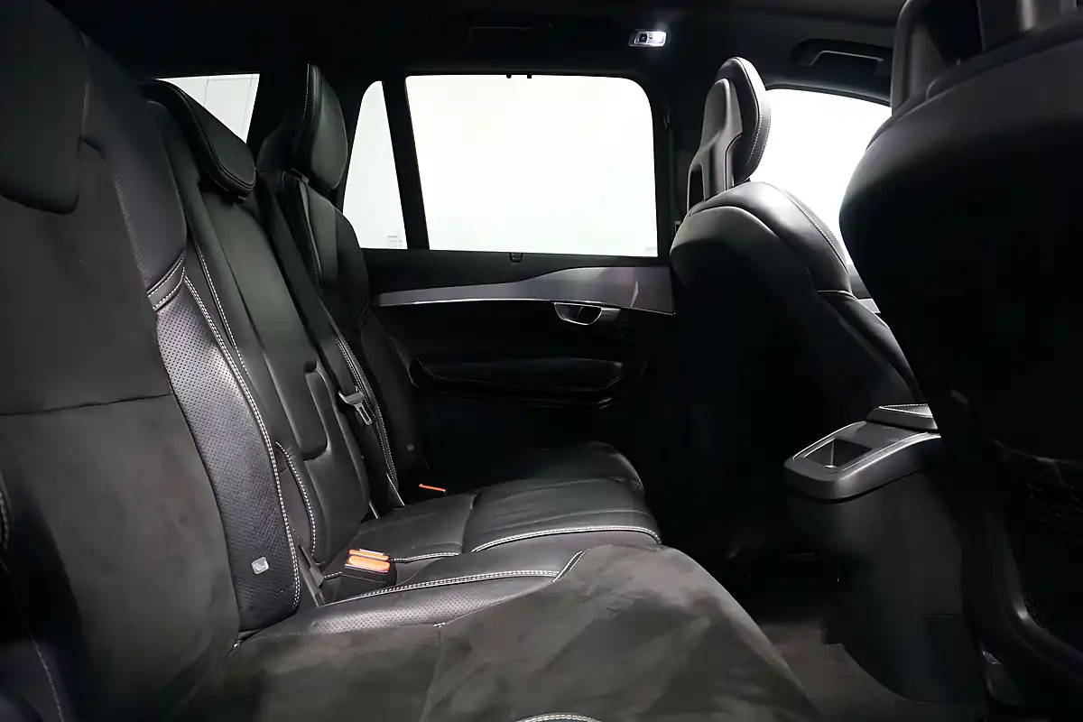 Used 2017 Volvo XC90 R-Design Pro Bursting Blue - Interior and Exterior details 15