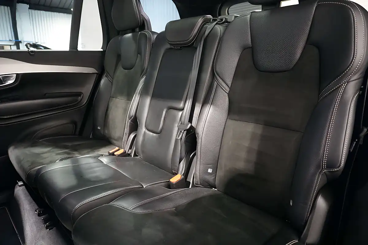 Used 2017 Volvo XC90 R-Design Pro Bursting Blue - Interior and Exterior details 9