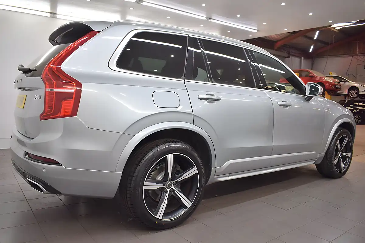 Used 2017 Volvo XC90 R-Design Pro Silver - Front View