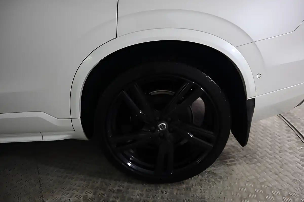 Used 2017 Volvo XC90 R-Design Pro White - Interior and Exterior details 10