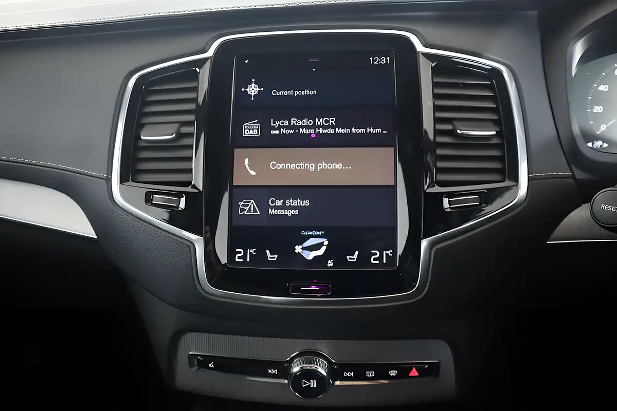 Used 2017 Volvo XC90 R-Design Pro White - Interior and Exterior details 13
