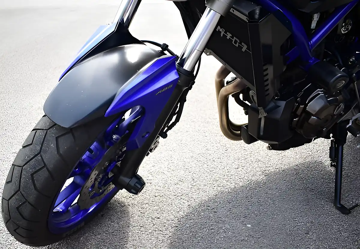 Used 2017 Yamaha MT-07 Silver - Interior and Exterior details 13