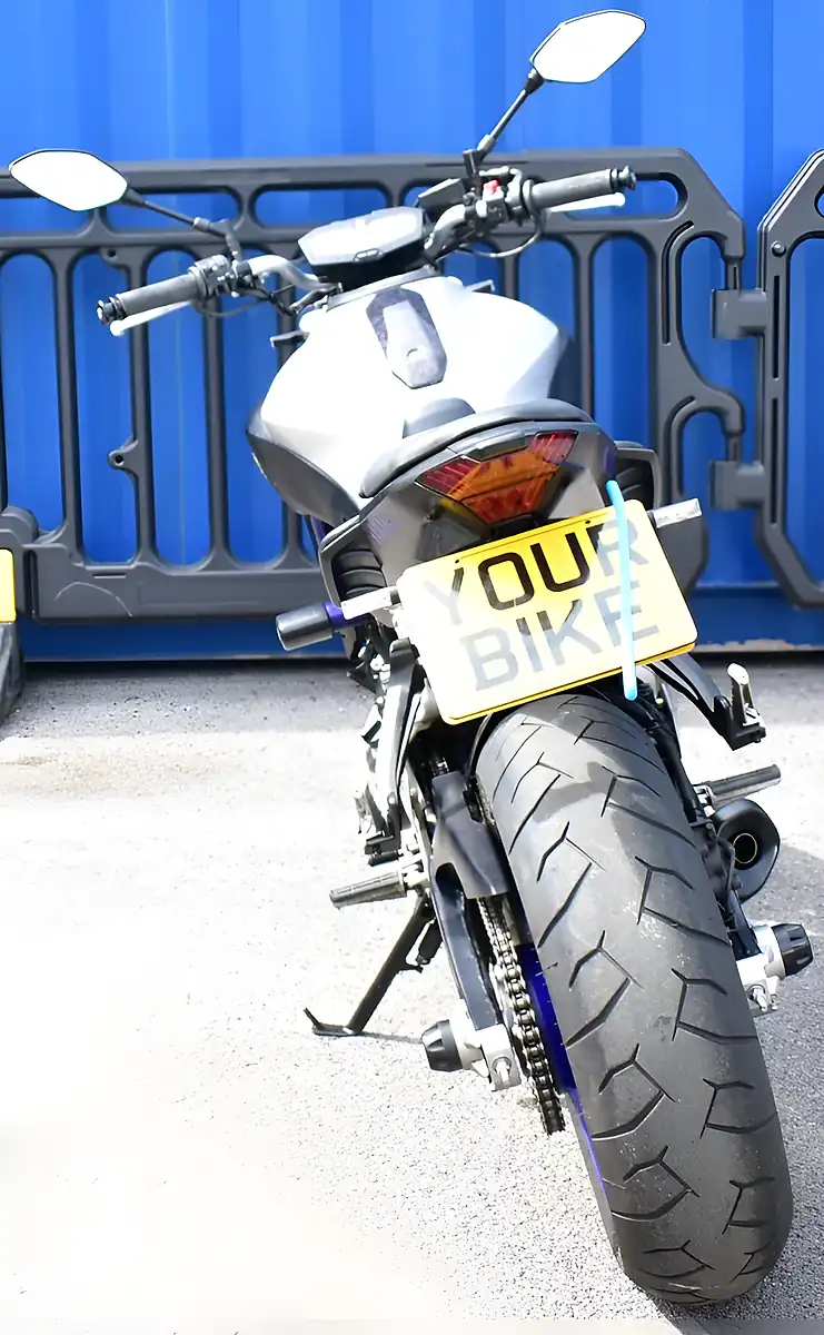 Used 2017 Yamaha MT-07 Silver - Interior and Exterior details 9
