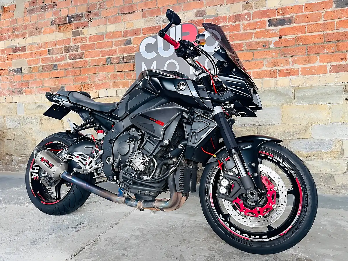 Used 2017 Yamaha MT-10 Abs Black - Interior and Exterior details 3