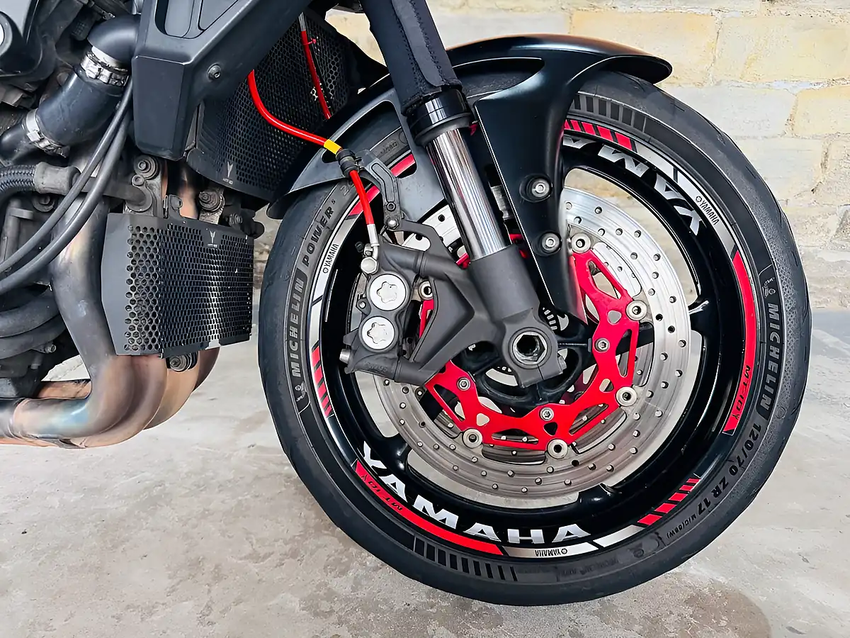 Used 2017 Yamaha MT-10 Abs Black - Interior and Exterior details 5