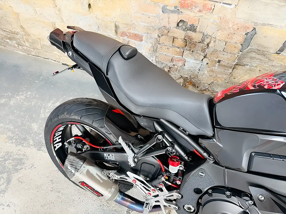 Used 2017 Yamaha MT-10 Abs Black - Interior and Exterior details 9