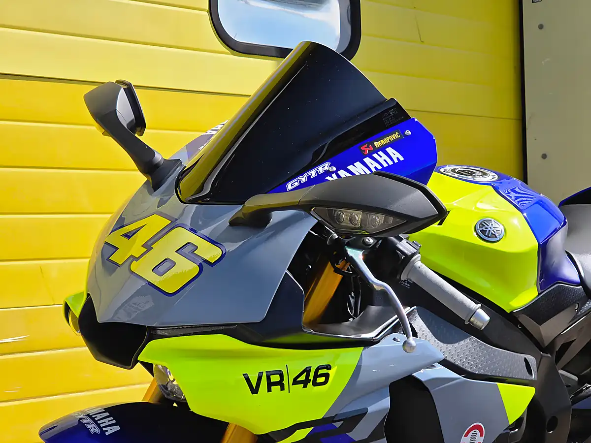 Used 2017 Yamaha R1 Gytr Rossi Replica Blue - Interior and Exterior details 20
