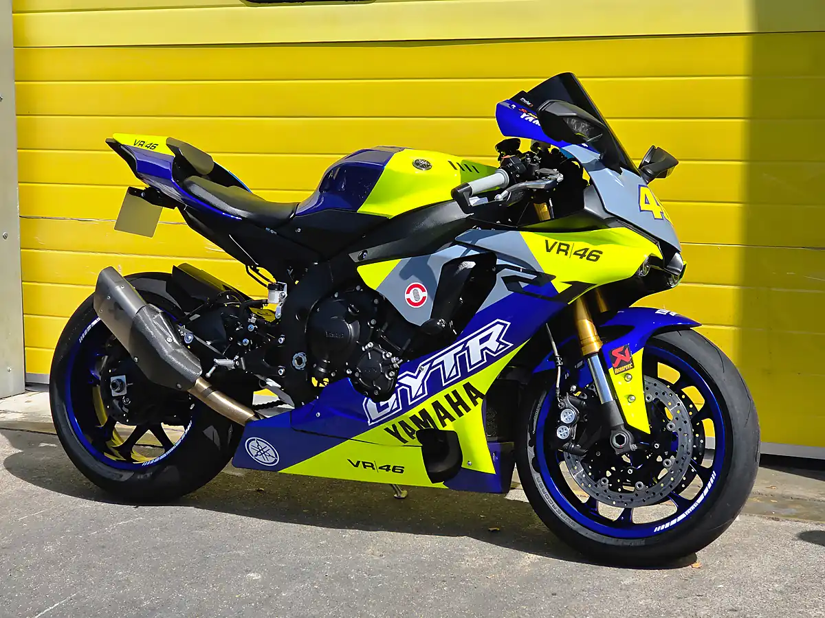 Used 2017 Yamaha R1 Gytr Rossi Replica Blue - Interior and Exterior details 3