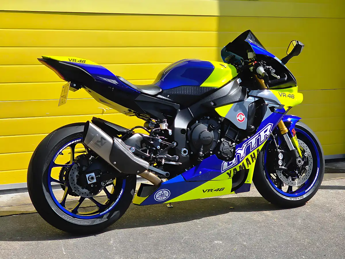 Used 2017 Yamaha R1 Gytr Rossi Replica Blue - Interior and Exterior details 4